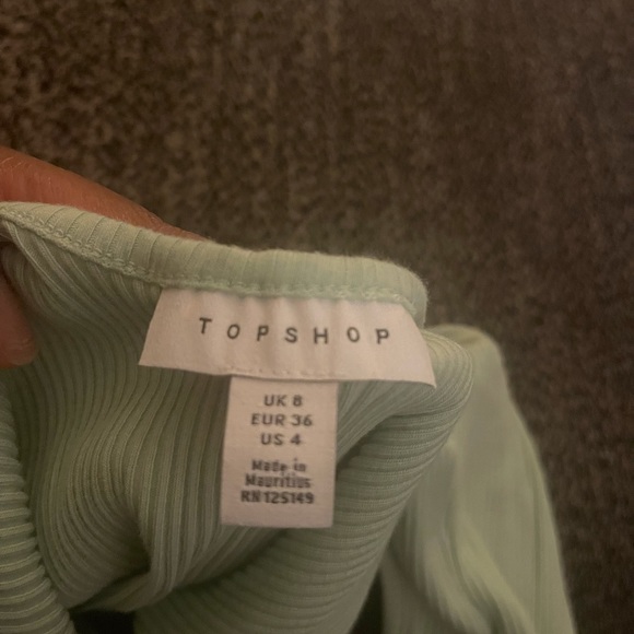 Topshop midline crop top in light green size 4 US never worn ! - Picture 3 of 3